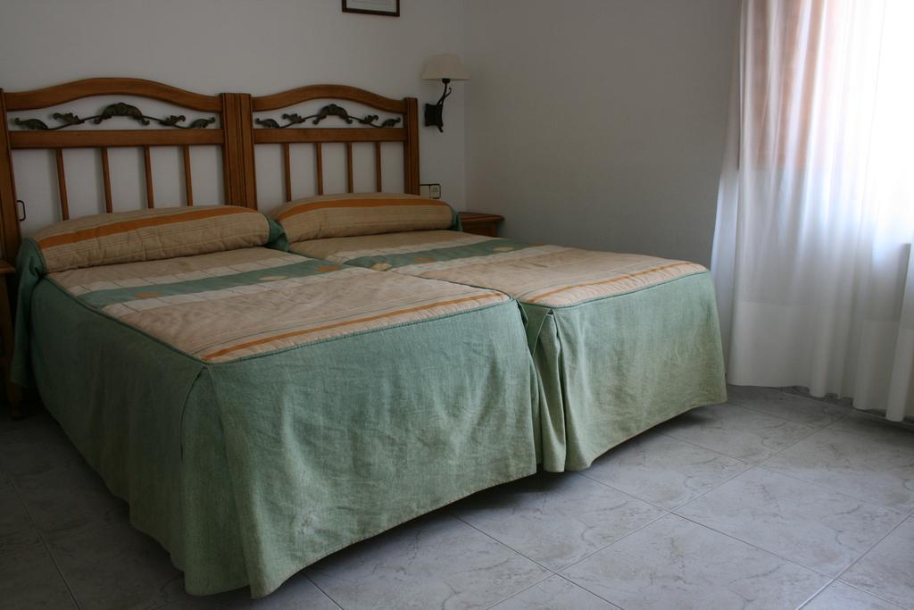 Hostal Visontium Винуэса Экстерьер фото