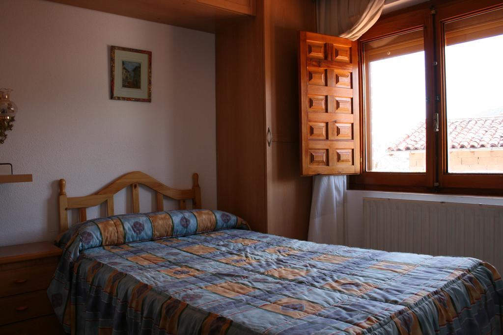 Hostal Visontium Винуэса Экстерьер фото